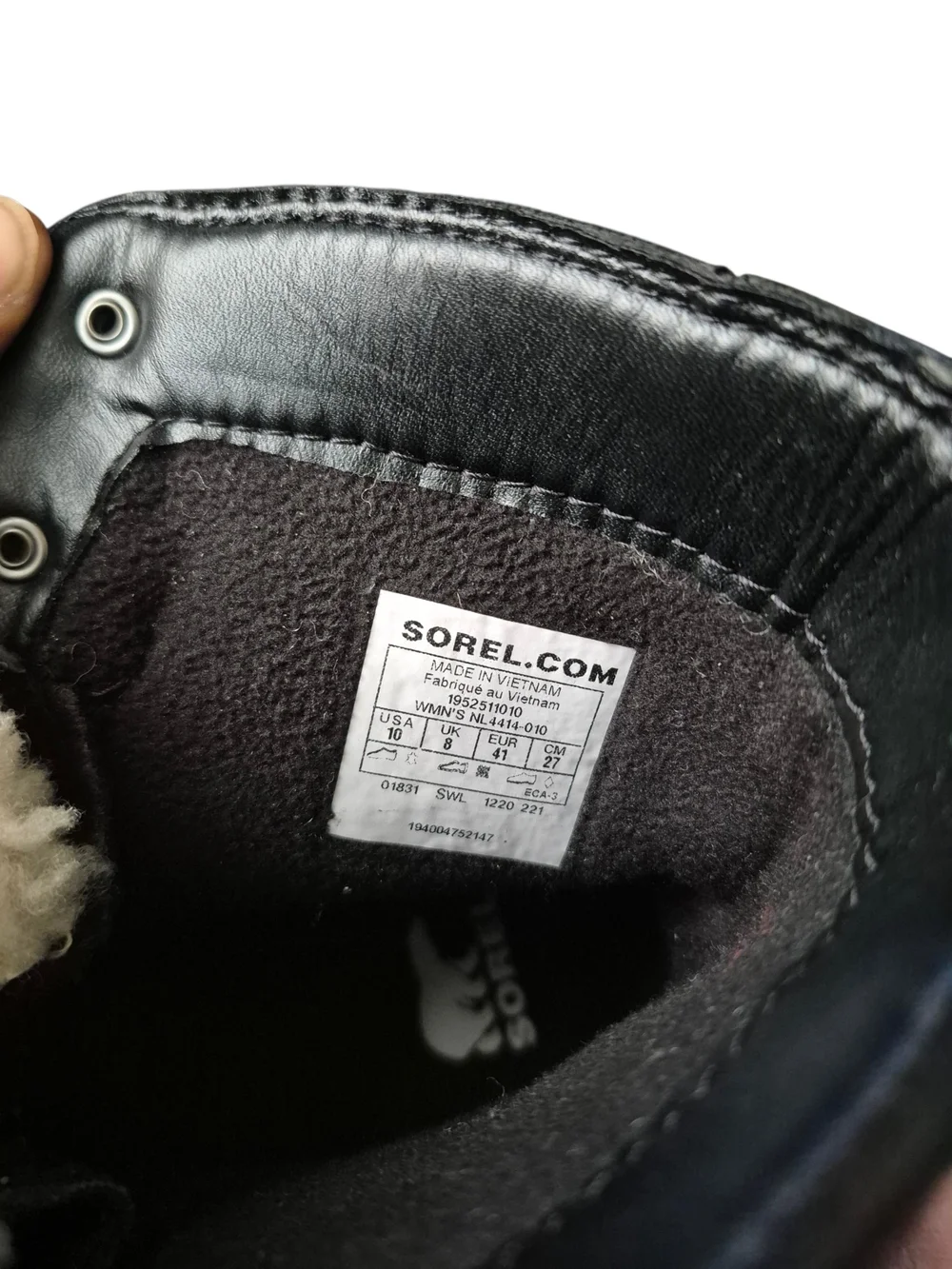 Sorel Black Leather Winter Boots with Cream Shearling‎ and Red-Accent Laces